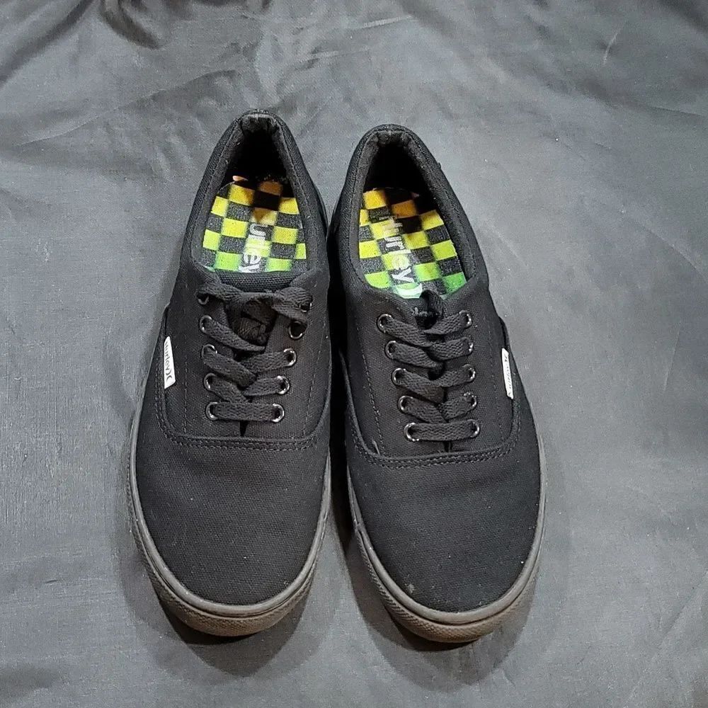 HURLEY MARLEY LOW TOP LACE-UP SNEAKER